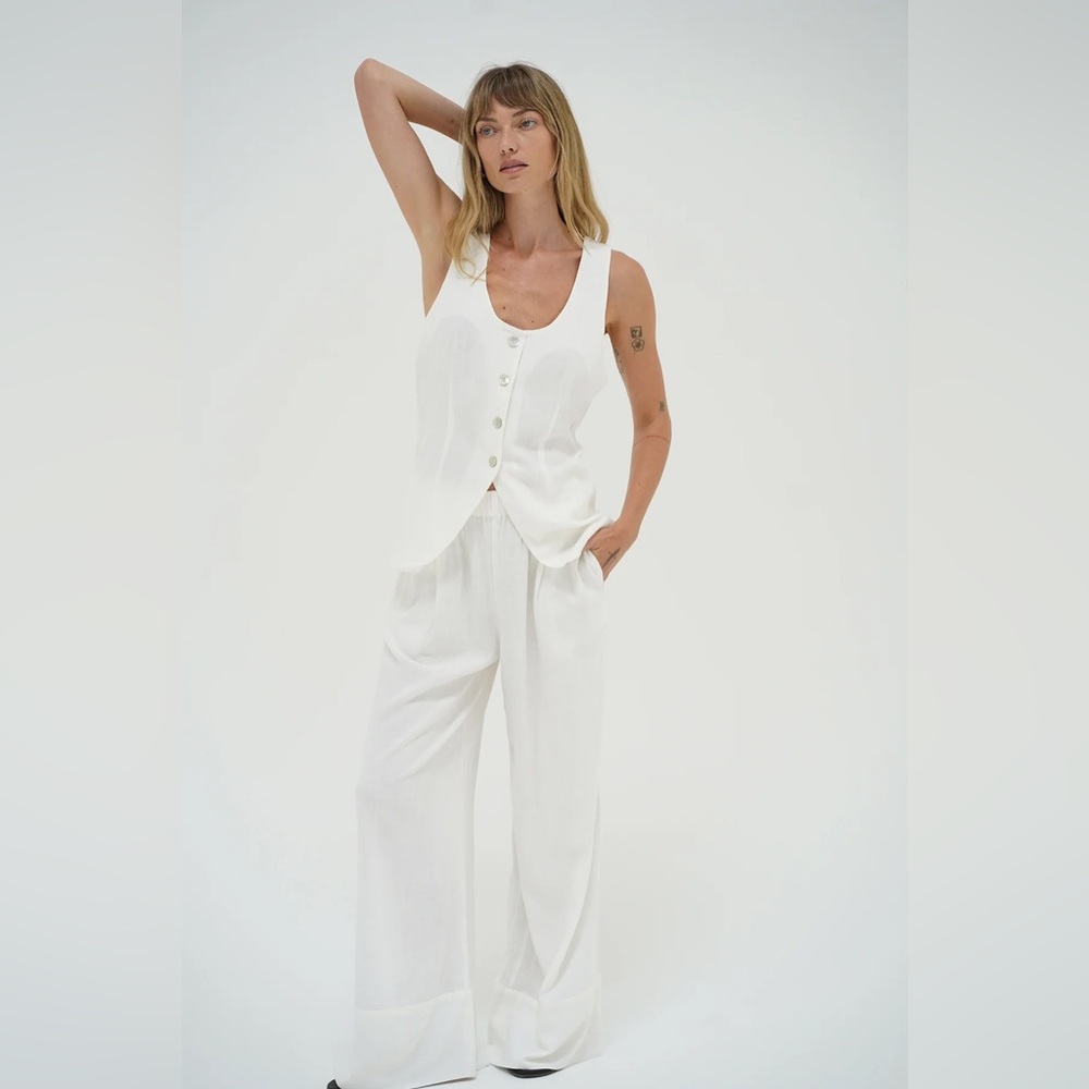 LNA KAI LONG LINE LINEN VEST & KIANA LINEN PULL ON PANT Set - Size S